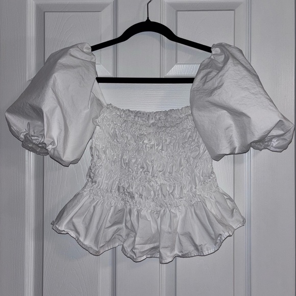 Astr Tops - ASTR The Label White Puff Sleeve Smocked Crop Top Size Small